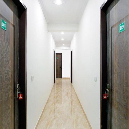 Hotel O Welcome Residency Гургаон Экстерьер фото